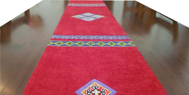 Table runner / Bed runner home decoration